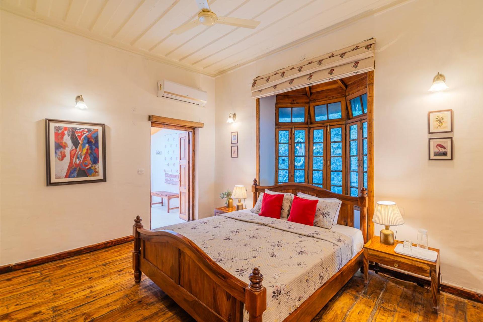 Stayvista At Paris Villa With Pvt Pool & Valley View Kasauli Exterior foto